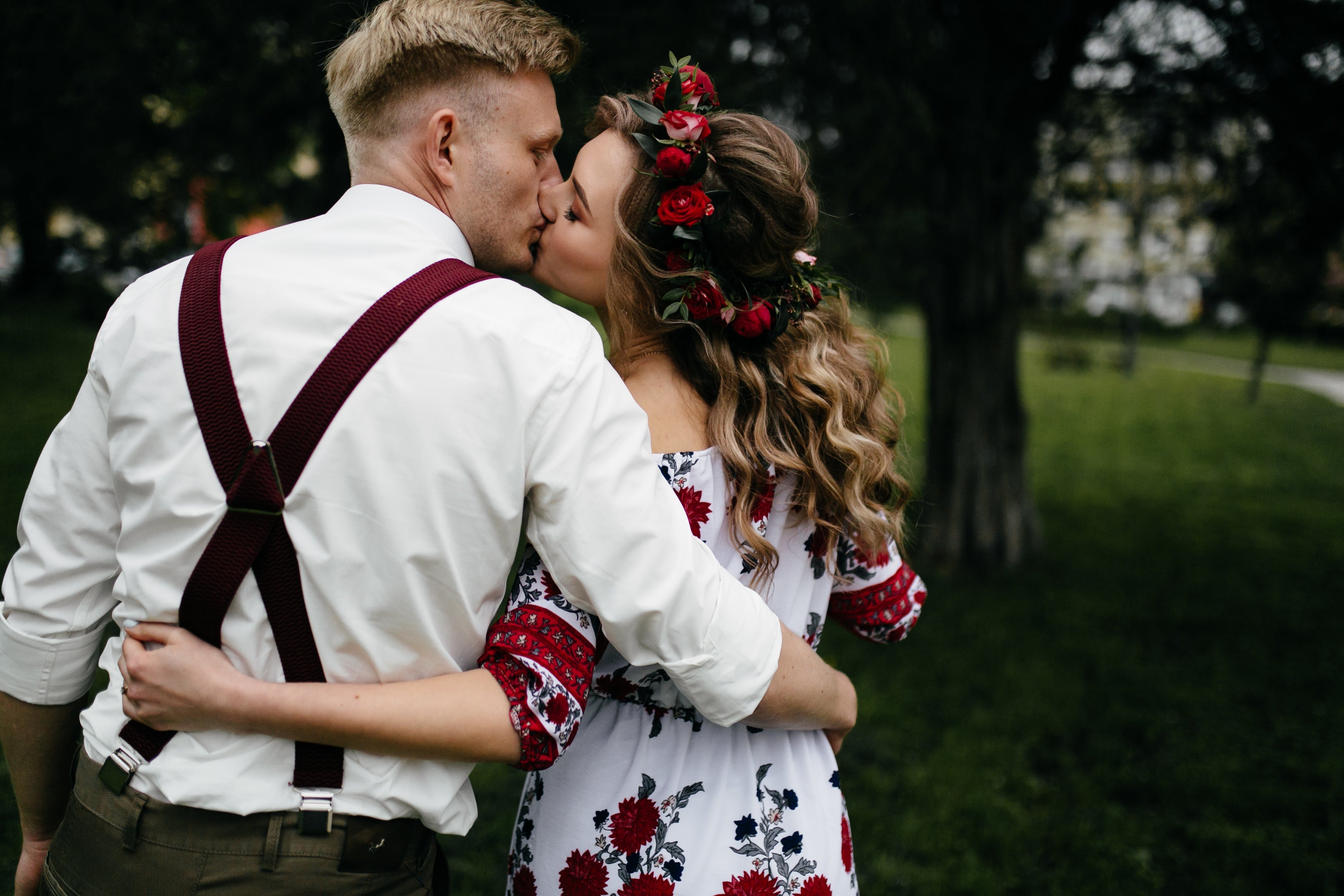Tracht bei Hochzeiten: Outfitideen für Gäste und Familie